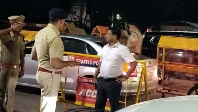 देर रात सड़क पर उतरे एसपी संतोष सिंह, गाड़ियां जब्त कर लगाया भारी जुर्माना