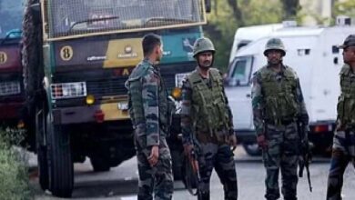 Jammu and Kashmir : गश्त कर रहे सैनिक गाड़ी पर आतंकियों ने किया हमला, 4 जवान घायल