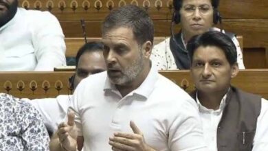जिस मिडिल क्लास ने धड़ धड़ धड़ थाली बजाई और आपने छुरा मारा- राहुल गांधी जिस मिडिल क्लास ने धड़ धड़ धड़ थाली बजाई और आपने छुरा मारा- राहुल गांधी