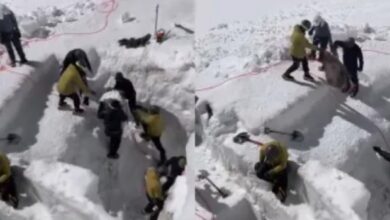 सेना ने अक्टूबर मे बर्फ में फंसे तीन सैनिकों के शव बाहर निकाले सेना ने अक्टूबर मे बर्फ में फंसे तीन सैनिकों के शव बाहर निकाले