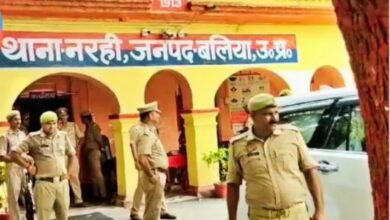 सीएम योगी का सख्त एक्शन, बॉर्डर पर ट्रकों से अवैध वसूली के मामले में सीओ सस्पेंड सीएम योगी का सख्त एक्शन, बॉर्डर पर ट्रकों से अवैध वसूली के मामले में सीओ सस्पेंड