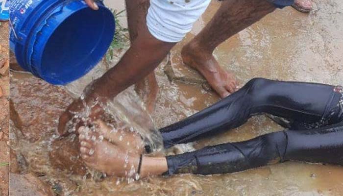 किशोरी की लाश मिली गोबर गैस की टंकी में, गायब थी कल दोपहर से, जांच में जुटी पुलिस किशोरी की लाश मिली गोबर गैस की टंकी में, गायब थी कल दोपहर से, जांच में जुटी पुलिस