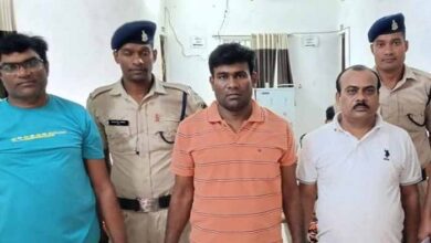 बलौदाबाजार कलेक्ट्रेट आगजनी मामलें में शामिल शिक्षक मोहन बंजारे निलंबित