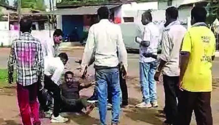 कांग्रेस पार्षद के पति-देवर की लात-घूसों से पिटाई, पढ़े पूरी खबर कांग्रेस पार्षद के पति-देवर की लात-घूसों से पिटाई, पढ़े पूरी खबर
