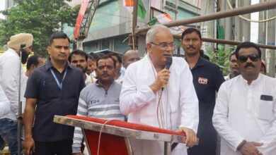 कांग्रेस का धरना प्रदर्शन बढ़ती बिजली बिल कौटौती को लेकर कांग्रेस का धरना प्रदर्शन बढ़ती बिजली बिल कौटौती को लेकर