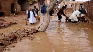 अचानक आई बाढ़ से भीषण तबाही, 35 लोगों की मौत अचानक आई बाढ़ से भीषण तबाही, 35 लोगों की मौत