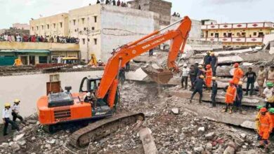 सूरत में बहुमंजिला इमारत ढही, 7 लोगों की गई जान, रेस्क्यू ऑपरेशन जारी