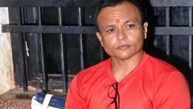 рдХреЛрдпрд▓рд╛ рдШреЛрдЯрд╛рд▓реЗ рдХрд╛ рдЖрд░реЛрдкреА рдЪрдХрдорд╛ рджреЗрдХрд░ рд╣реБрдЖ рдЧрд╛рдпрдм, EOW рд╣рд┐рд░рд╛рд╕рдд рдореЗрдВ рд▓реЗрдиреЗ рдЬреЗрд▓ рдХреЗ рдмрд╛рд╣рд░ рдХрд░рддреА рд░рд╣реА рдЗрдВрддрдЬрд╛рд░ рдХреЛрдпрд▓рд╛ рдШреЛрдЯрд╛рд▓реЗ рдХрд╛ рдЖрд░реЛрдкреА рдЪрдХрдорд╛ рджреЗрдХрд░ рд╣реБрдЖ рдЧрд╛рдпрдм, EOW рд╣рд┐рд░рд╛рд╕рдд рдореЗрдВ рд▓реЗрдиреЗ рдЬреЗрд▓ рдХреЗ рдмрд╛рд╣рд░ рдХрд░рддреА рд░рд╣реА рдЗрдВрддрдЬрд╛рд░