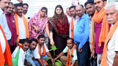 एक पेड़ माँ के नाम अभियान के तहत पंडरिया विधानसभा में लगाएं जाएंगे 51,000 पौधे, विधायक बोहरा ने शुरू की मुहिम एक पेड़ माँ के नाम अभियान के तहत पंडरिया विधानसभा में लगाएं जाएंगे 51,000 पौधे, विधायक बोहरा ने शुरू की मुहिम