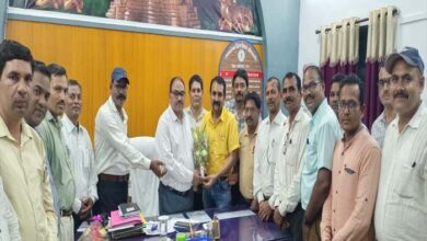 टीचर्स एसोसिएशन के प्रतिनिधि डीईओ से मिले प्राथमिक प्रधान पाठक पद पर पदोन्नति का रास्ता साफ टीचर्स एसोसिएशन के प्रतिनिधि डीईओ से मिले प्राथमिक प्रधान पाठक पद पर पदोन्नति का रास्ता साफ