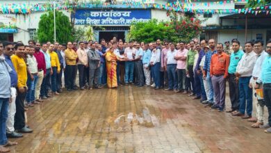 शिक्षक संयुक्त मोर्चा ने कलेक्टर के माध्यम से विभिन्न मांगों को लेकर मुख्यमंत्री को सौंपा ज्ञापन