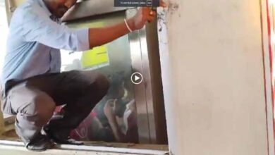 रायपुर रेलवे स्टेशन पर बड़ा हादसा, लिफ्ट में फंसे यात्री रायपुर रेलवे स्टेशन पर बड़ा हादसा, लिफ्ट में फंसे यात्री