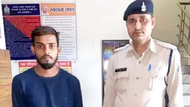 सनकी प्रेमी ने प्रेमिका को मारा चाक़ू, गिरफ्तार