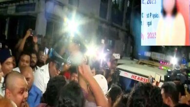 आंख और नाक से निकल रहा था खून, अर्धनग्न हालत में जूनियर डॉक्टर का मिला शव