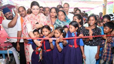 जनजातिय बालक एवं बालिका छात्रावास प्रवेश उत्सव में पंडरिया विधायक भावना बोहरा ने किया बच्चों का स्वागत