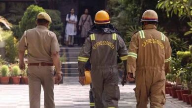 दिल्ली के स्कूल को मिली बम की धमकी, जांच शुरू दिल्ली के स्कूल को मिली बम की धमकी, जांच शुरू