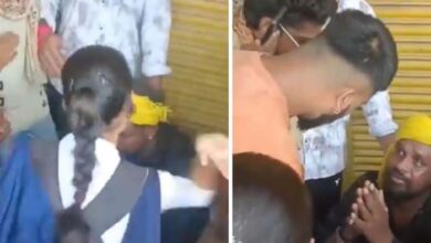 कोलकाता मैं हुआ वैसा ही तुम्हारे साथ करूंगा, ऑटो ड्राइवर ने स्कूल जा रही 2 लड़कियों को धमकाया कोलकाता मैं हुआ वैसा ही तुम्हारे साथ करूंगा, ऑटो ड्राइवर ने स्कूल जा रही 2 लड़कियों को धमकाया