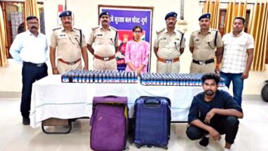 स्टेशन पर नशीली सिरप के साथ एक युवक पकड़ाया