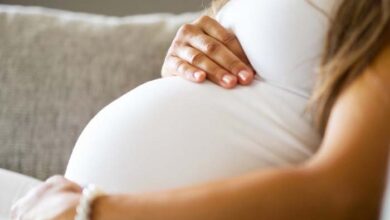 पति कमाने गया बाहर पीछे पत्नी हुई 12 बार प्रेगनेंट, हकीकत पता चली तो… पति कमाने गया बाहर पीछे पत्नी हुई 12 बार प्रेगनेंट, हकीकत पता चली तो…