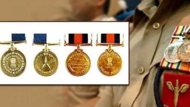 गांजा तस्करी में सस्पेंड था सिपाही, स्वतंत्रता दिवस पर किया गया सम्मानित गांजा तस्करी में सस्पेंड था सिपाही, स्वतंत्रता दिवस पर किया गया सम्मानित