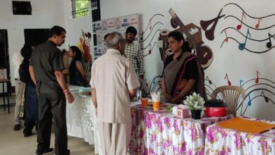 व्यंजन स्पर्धा में रूपाली, अर्पिता और अभिलाषा और मेहंदी स्पर्धा में इशिता और दिशा रहे विजेता व्यंजन स्पर्धा में रूपाली, अर्पिता और अभिलाषा और मेहंदी स्पर्धा में इशिता और दिशा रहे विजेता