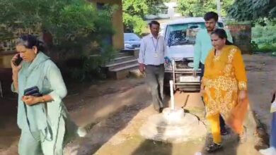 महिला अधिकारी रिश्वत लेते अरेस्ट, ACB ने की कार्रवाई