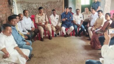छरछेद में मृतक परिवार से मिले विधायक संदीप साहू दोषियों पर कड़ी कार्यवाही का दिलाया भरोसा