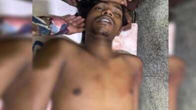 राजधानी में झाँकी विसर्जन के बीच चाकू मारकर युवक की हत्या