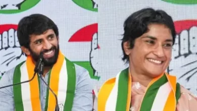 रेलवे ने विनेश और बजरंग को दी बड़ी राहत, इस्तीफा स्वीकार रेलवे ने विनेश और बजरंग को दी बड़ी राहत, इस्तीफा स्वीकार