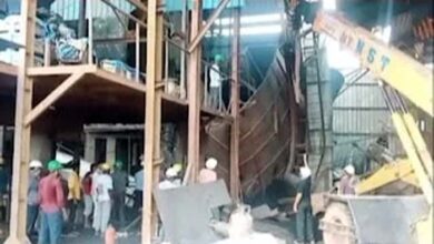 अल्युमिनियम प्लांट में बड़ा हादसा, बॉयलर गिरने से कई मजदूर दबे अल्युमिनियम प्लांट में बड़ा हादसा, बॉयलर गिरने से कई मजदूर दबे