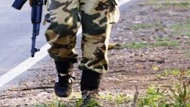 CRPF जवान ने खुद को गोली मार किया सुसाइड CRPF जवान ने खुद को गोली मार किया सुसाइड