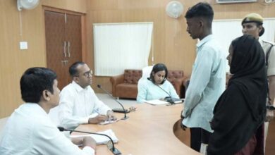 पैसे की कमी के कारण बेटे की पढ़ाई नही होगी प्रभावित: कलेक्टर