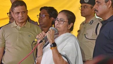 RG Kar Rape-Murder: बातचीत के लिए ममता बनर्जी ने जूनियर डॉक्टरों को फिर बुलाया