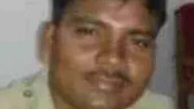 गौ तस्करी मामले में आरक्षक गिरफ्तार गौ तस्करी मामले में आरक्षक गिरफ्तार