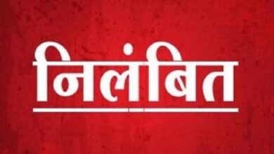 साइड नही देने पर ट्रेक्टर ड्राइवर की पिटाई, महिला तहसीलदार हुई निलंबित साइड नही देने पर ट्रेक्टर ड्राइवर की पिटाई, महिला तहसीलदार हुई निलंबित
