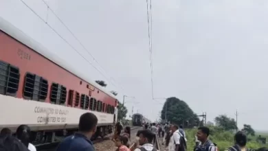 डुमरांव और रघुनाथपुर स्टेशन के बीच रेल हादसा, पढ़े पूरी खबर