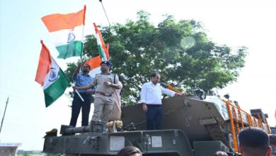मुख्यमंत्री की पहल पर भव्य सैन्य समारोह, भारतीय सेना के भीष्म टैंक पहुंचे शहर, कलेक्टर ने किया स्वागत