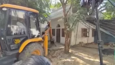 नसीब चौधरी के अवैध अतिक्रमण पर चला भजन सरकार का बुलडोजर नसीब चौधरी के अवैध अतिक्रमण पर चला भजन सरकार का बुलडोजर