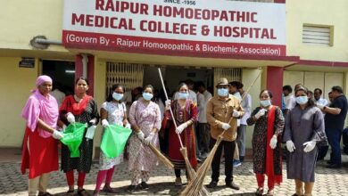 स्वच्छता ही सेवा अभियान : होमियोपैथिक मेडिकल कॉलेज ने तालाब घाट में साफ सफाई किया