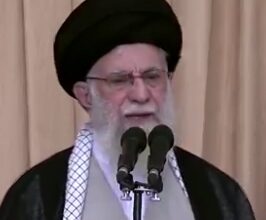 पहली बार सार्वजनिक रूप से सामने आएं खामनेई बोले ना पीछे हटेंगे और छोड़ेंगे