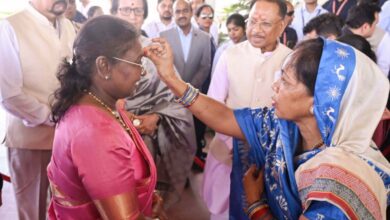राष्ट्रपति द्रौपदी मुर्मु का मुख्यमंत्री निवास में आत्मीय स्वागत राष्ट्रपति द्रौपदी मुर्मु का मुख्यमंत्री निवास में आत्मीय स्वागत