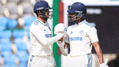 भारत ने बांग्लादेश को कानपुर टेस्ट में 7 विकेट से दी मात भारत ने बांग्लादेश को कानपुर टेस्ट में 7 विकेट से दी मात