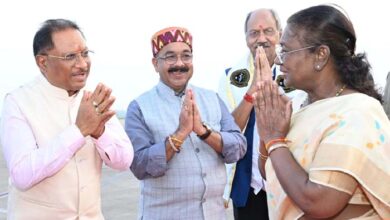 रायपुर दौरे से लौटी राष्ट्रपति, एयरपोर्ट पर राज्यपाल-मुख्यमंत्री ने दी भावभीनी विदाई