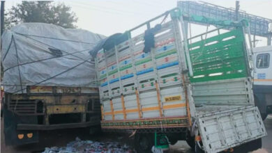 सुपेला फ्लाईओवर में पिकअप आ टकराई ट्रक से, पिकअप चालक गंभीर