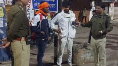 पुलिस की चेकिंग में कई फंसे। एसएसपी सिंह ने खमतराई, उरला व नाईट चेकिंग पॉइंटो का निरीक्षण पुलिस की चेकिंग में कई फंसे। एसएसपी सिंह ने खमतराई, उरला व नाईट चेकिंग पॉइंटो का निरीक्षण