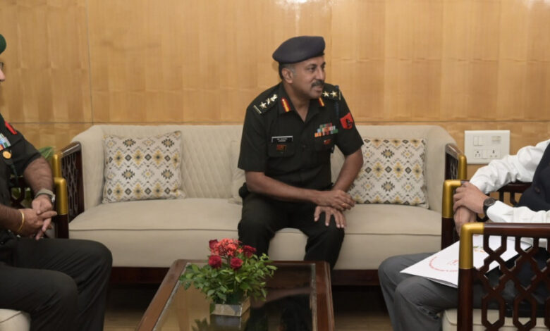 राज्यपाल डेका को सोल्जराथान कार्यक्रम हेतु आमंत्रण दिया सैन्य अधिकारियों ने राज्यपाल डेका को सोल्जराथान कार्यक्रम हेतु आमंत्रण दिया सैन्य अधिकारियों ने
