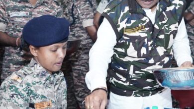 सीएम ने प्रमिका की माँ से पूछा – घर आने पर चापड़ा चटनी खिलाएंगे? सीएम ने प्रमिका की माँ से पूछा – घर आने पर चापड़ा चटनी खिलाएंगे?