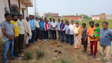 27 लाख 34 हजार की लागत से बनेगी सीसी रोड, जनप्रतिनिधियों ने किया भूमिपूजन 27 लाख 34 हजार की लागत से बनेगी सीसी रोड, जनप्रतिनिधियों ने किया भूमिपूजन