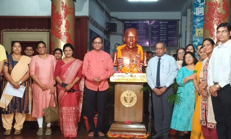 चिकित्सा महाविद्यालय में बाल दिवस पर पंडित नेहरू का पुण्य स्मरण चिकित्सा महाविद्यालय में बाल दिवस पर पंडित नेहरू का पुण्य स्मरण
