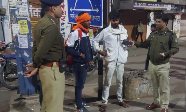 देर रात शहर की सड़को पर निकले एसएसपी संतोष सिंह, किया औचक निरीक्षण देर रात शहर की सड़को पर निकले एसएसपी संतोष सिंह, किया औचक निरीक्षण